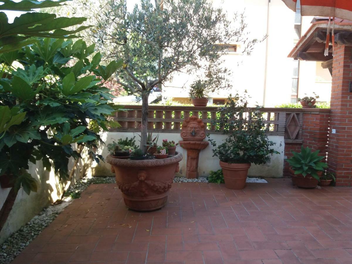 Raffinato Bilocale A Lido Di Camaiore Vicino Al Mare Exterior foto